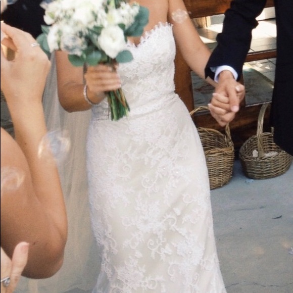 Wedding dress - Picture 3 of 3